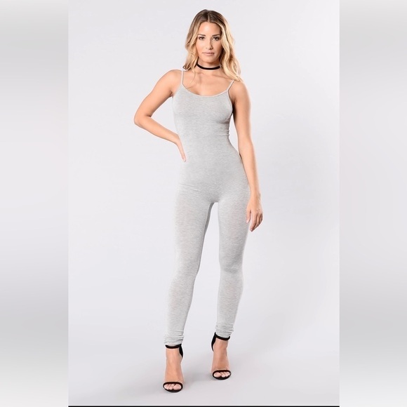 Plus size Jumpsuit grey stretchy catsuit with spaghetti straps Size 1X - Picture 13 of 17